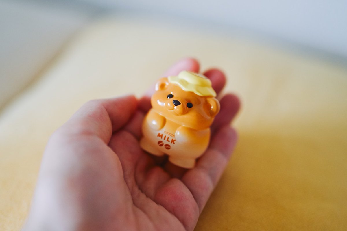 shigemochi_kun's tweet image. ˗ˏˋ お知らせ ˎˊ˗
企画・原型制作を担当させていただいたカプセルトイ「ミルク瓶あにまる」が2025年11月に発売されます!
牛乳瓶をモチーフにした動物たちのソフビフィギュアです!つるつるぷにっとした質感をお楽しみください☺️