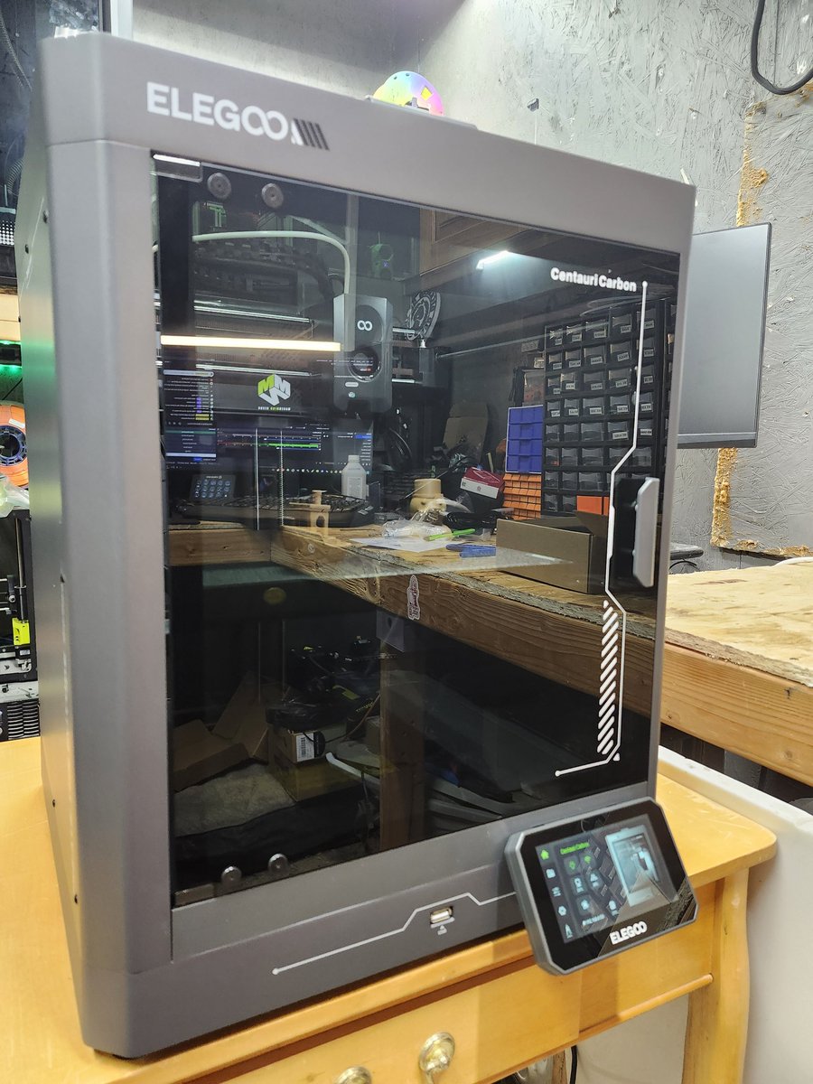 MakerMindNexus's tweet image. Thank you again to @Fabreeko_Hector. The stream tonight was amazing, and this thing is amazing for first impression. If you are thinking about it, check out fabreeko.com