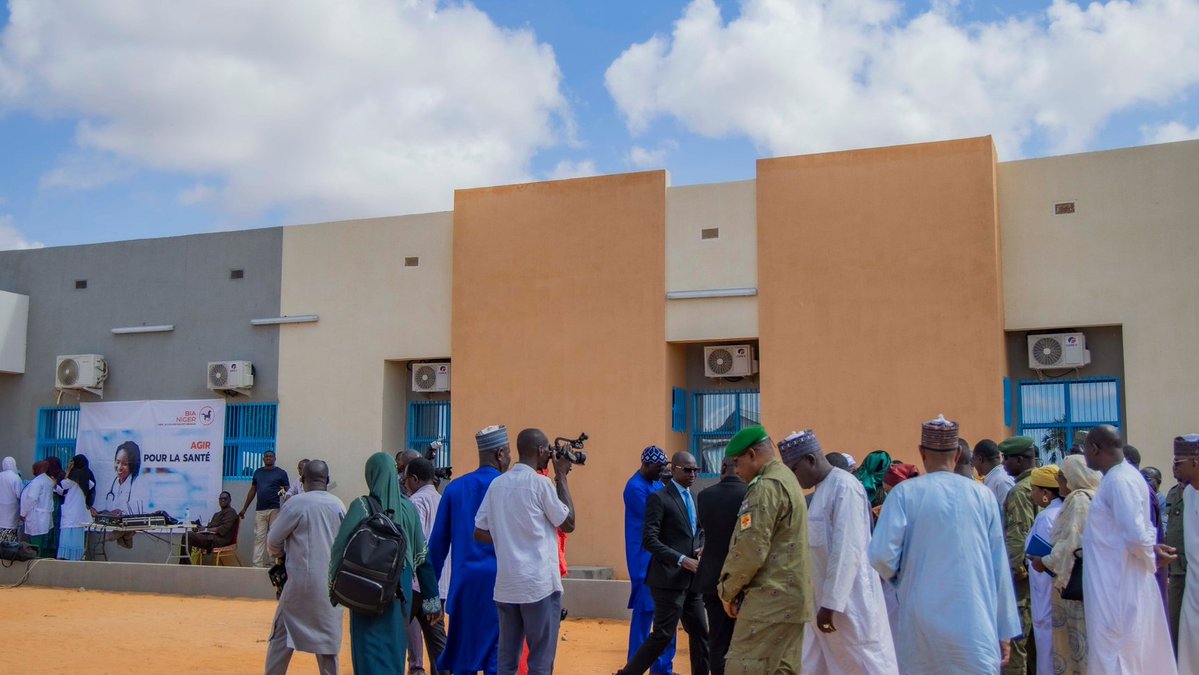NigerAR's tweet image. Le Ministre de la Santé et de l'Hygiène Publiques, le Médecin Colonel-major Garba Hakimi, a présidé ce matin la cérémonie de réception des nouvelles infrastructures du pavillon de diabétologie et d'endocrinologie de l'Hôpital Amirou Boubacar Diallo.
Cette réalisation s'inscrit…