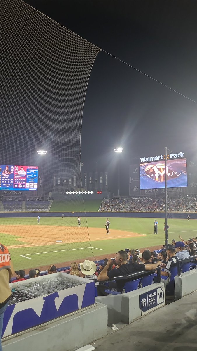 SmTa's tweet image. In a greatest  place ♡