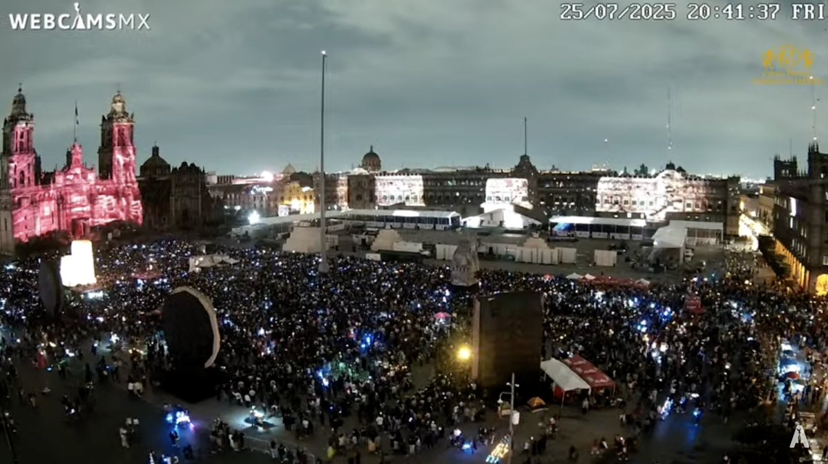 webcamsdemexico's tweet image. Ciudad de México #CDMX esta noche. Temperatura actual: 17° C.
Vista panorámica del Zócalo vía @GranHotelCM
Para ver en vivo:
youtube.com/watch?v=kkdBA-…
