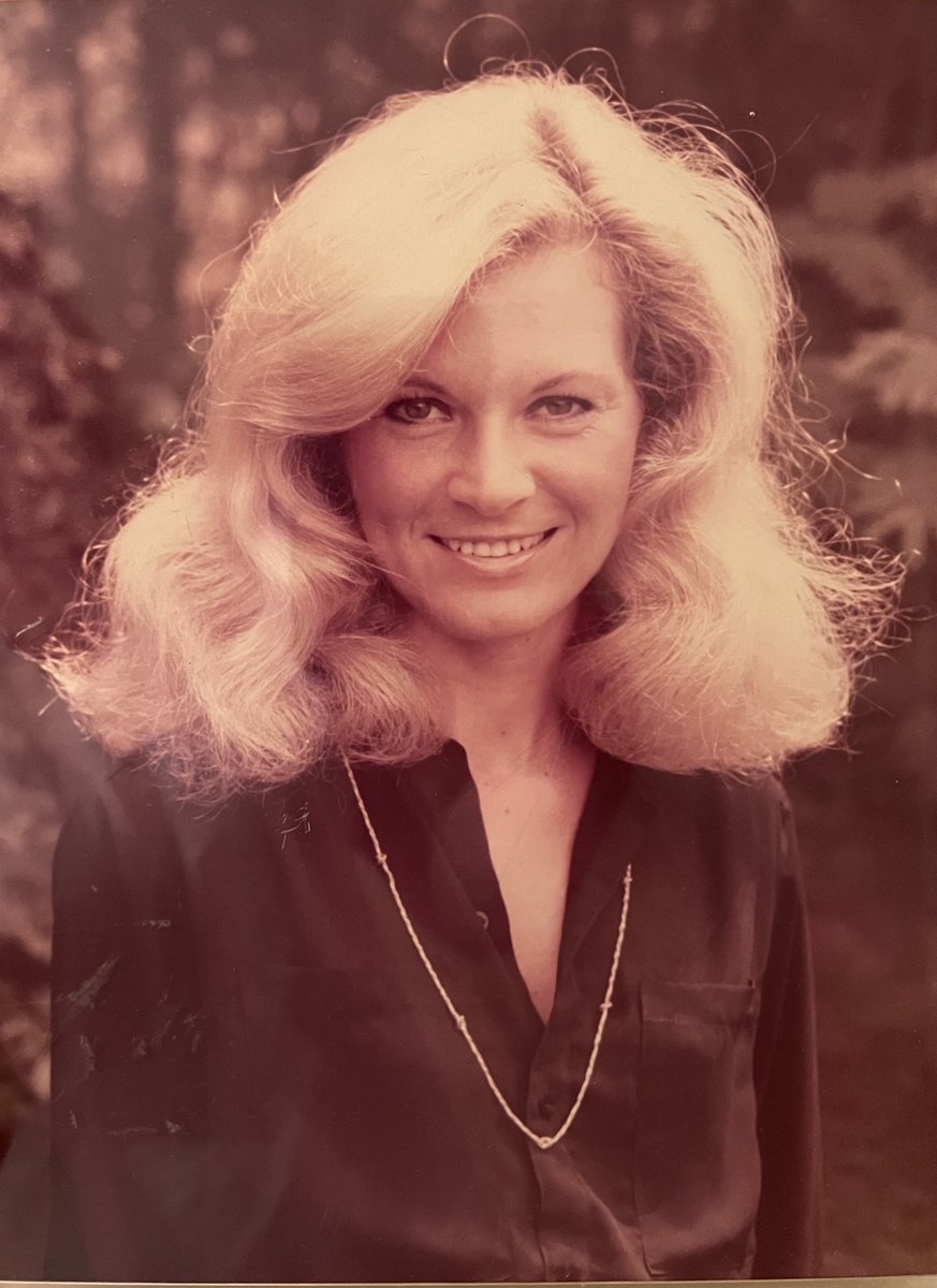 soAUcal's tweet image. Going through old stuff I haven’t had the time/emotional stability to and we’ve reached all the sentimental things and anyways here’s your friendly and obvious reminder that Gail was an absolute smoke show ❤️❤️❤️