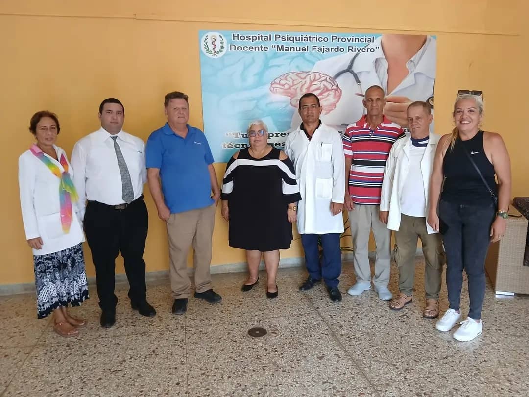 El amor ❤️convertido en acción colectiva por el bien común."
#AmorInfinito , así lo demuestran las empresas y organismos  que  llegan a las  instituciones sanitarias a compartir lo que  tienen con los que no se detienen ni un tantico así, por la #Salud del pueblo.