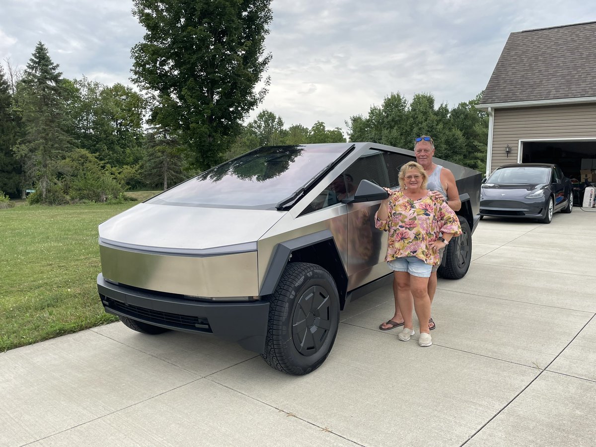 VCBrewing's tweet image. Glad to join the Cybernation! Thanks to @Tesla  and @elonmusk  for building this awesome machine. @cybertruck