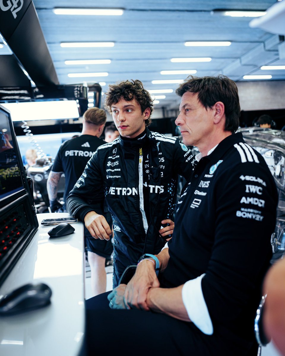 PrimeF1__'s tweet image. “Por desgracia, aceleré un poco en la curva 14 y di un trompo en la grava. Sufrí daños y, a pesar de darlo todo en la segunda vuelta, el coche no rindió lo suficiente como para hacer más de lo que vimos.
Es una pena, ya que hoy teníamos potencial para mucho más. Fue un error…
