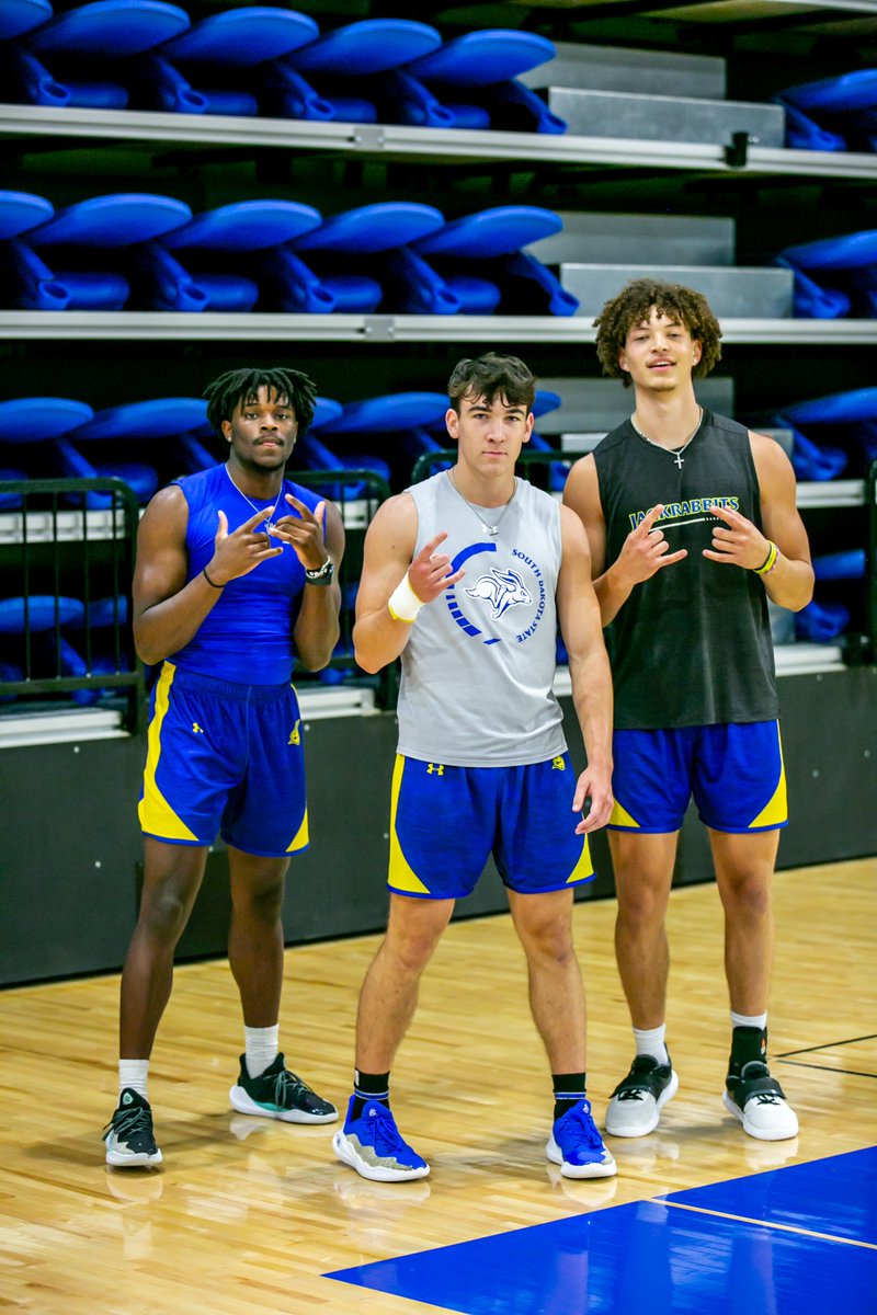 GoJacksMBB's tweet image. Solid summer. Back to it together in one month. 

#GoJacks 🐰