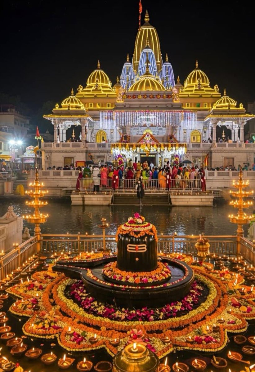 SARITA_BISHNOI2's tweet image. काल का भी उस पर क्या आघात हो जिस पर महाकाल का हाथ हो।
आपका दिन शुभ और मंगलमय हो।
हर हर महादेव जय भोलेनाथ
Good Morning 🙏🏻 🌄