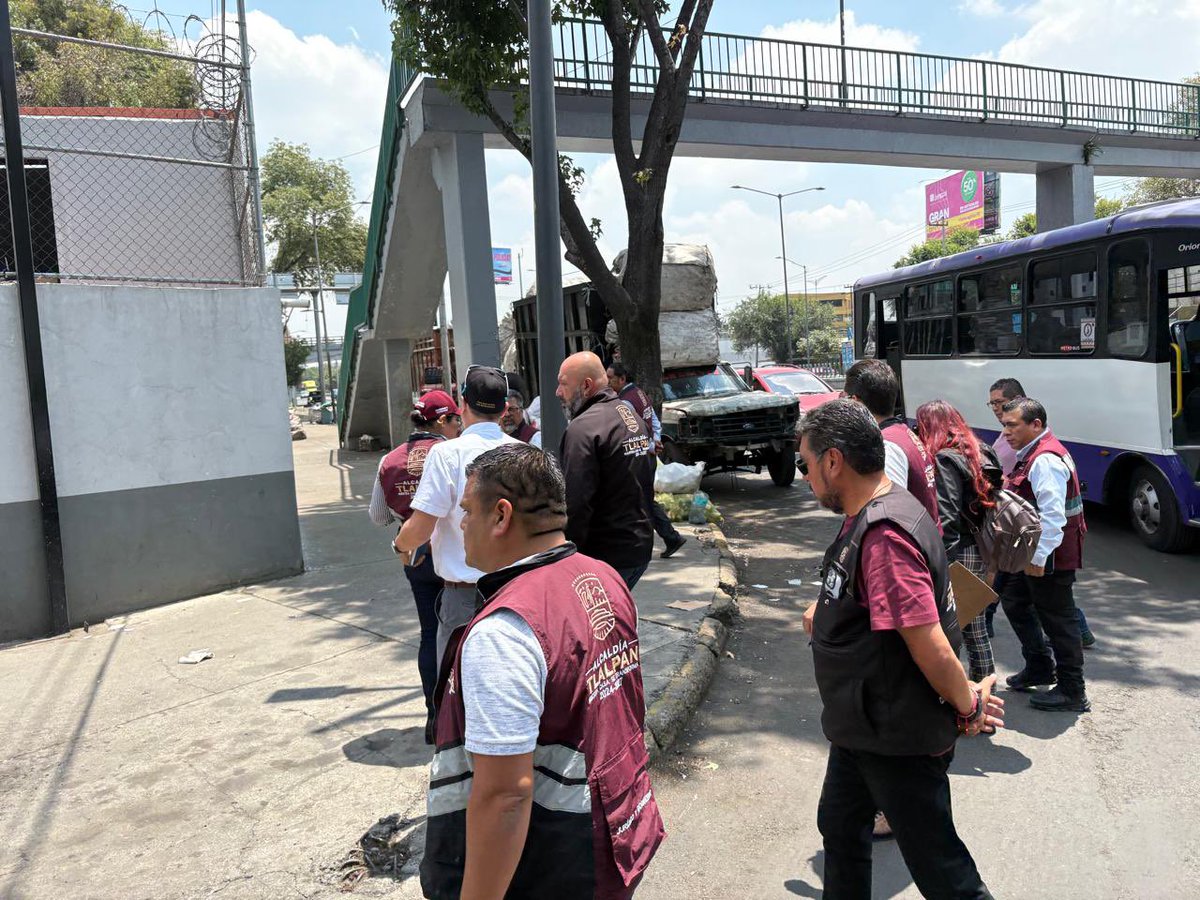 Junto con la alcaldía <a href="/TlalpanAl/">Alcaldía Tlalpan</a> y el subsecretario de <a href="/SeGobCDMX/">SEGOB CDMX</a> Adolfo Llubere, el equipo de <a href="/turismocdmx/">Secretaría de Turismo de la Ciudad de México</a> recorrió la zona aledaña al <a href="/EstadioBanorte/">Estadio Banorte</a> que corresponde a esta demarcación. 
Construimos una ciudad mejor, no solo para recibir al turismo hacia <a href="/MexicoCity26/">MexicoCity26</a>, sino