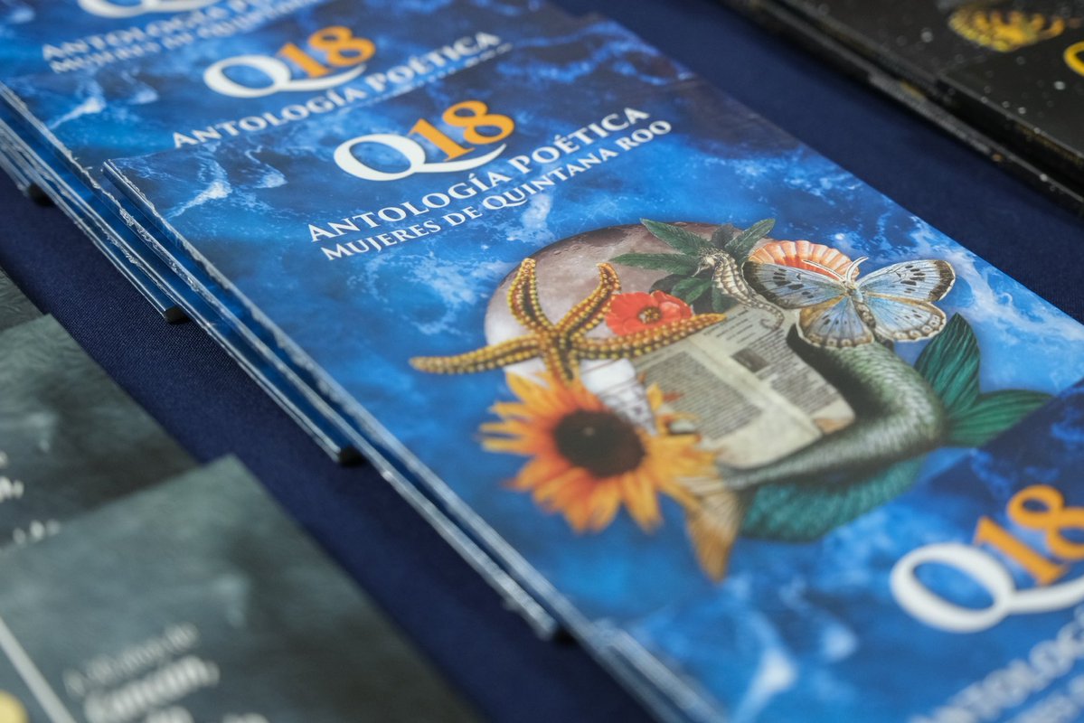 MaraLezama's tweet image. 📚 Asistí a la presentación del libro “Q 18: Antología Poética, mujeres de Quintana Roo”, una obra que da voz al alma, la fuerza y la sensibilidad de 18 autoras quintanarroenses.
A través de la poesía, estas mujeres comparten sus historias, emociones y miradas, reafirmando el…