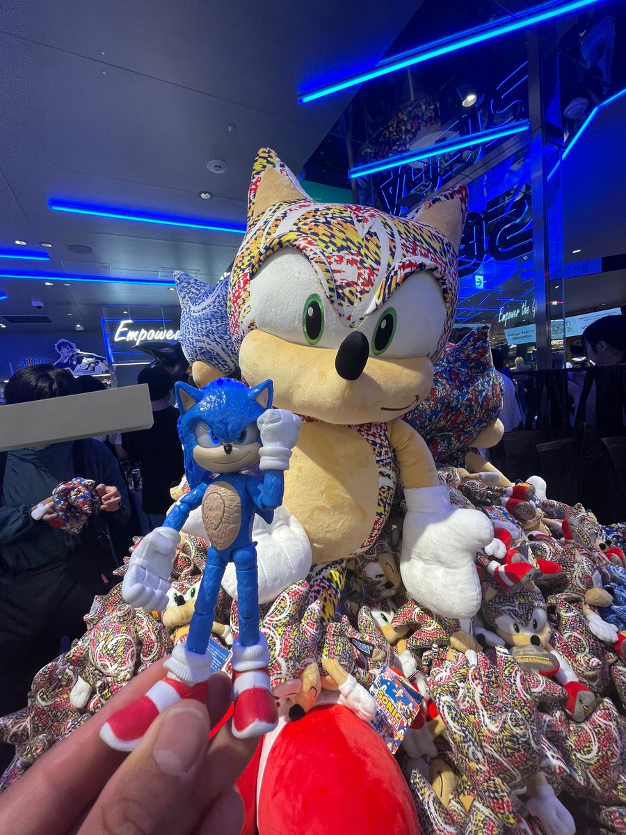 hornetpoison's tweet image. 限定ぬいとスリッパとバッグに取り付けられる小さいぬい買った。
アド2のアクスタが売り切れがちらしいけど、無事買えてよかった(◦´꒳`◦)