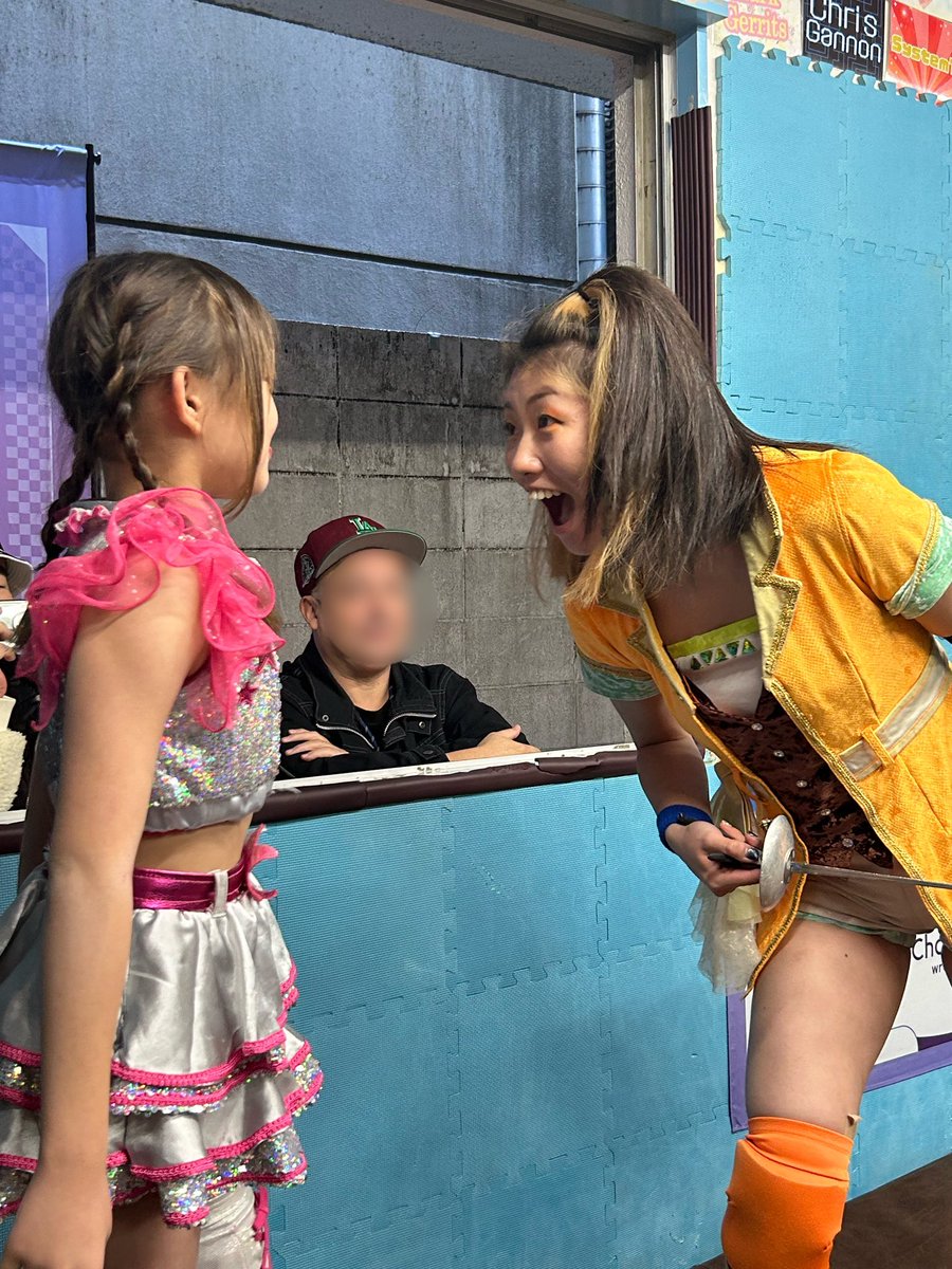 This is me in the window and Kaho and Chie last November.!!!!!  #Chocopro