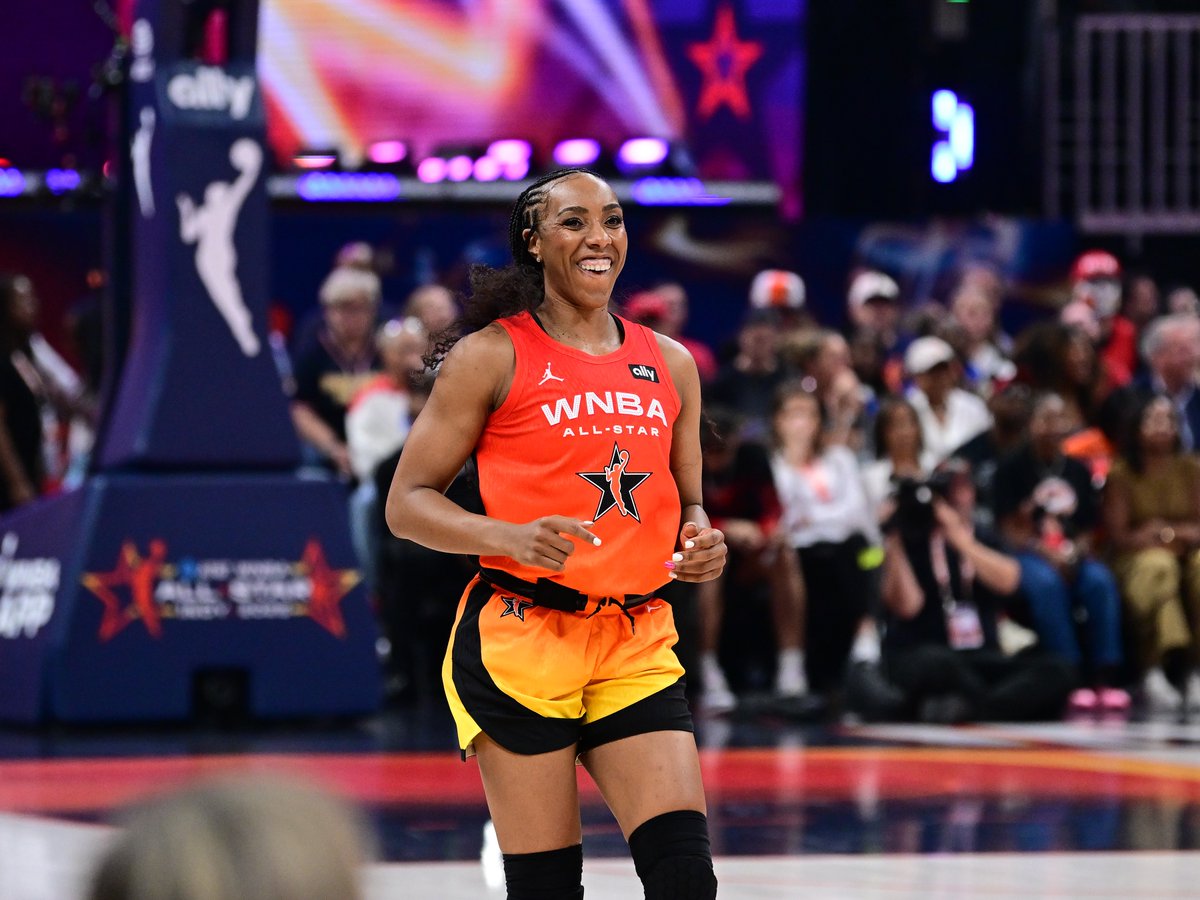 MirrorUSSports's tweet image. WNBA All-Star's season-ending injury leaves league's most valuable team in uncomfortable position
themirror.com/sport/basketba…