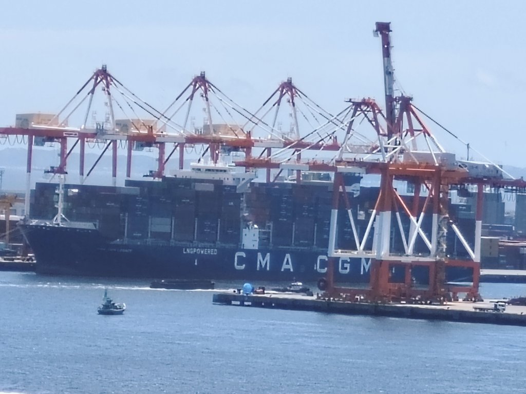 Burei_m16's tweet image. “CMA CGM LEGACY”
ー 73,133総㌧/7,800TEU積み
中南米航路(=ACSA1サービス)に就いています。
CMA-CGMのコンテナ船で出船接岸は初めて見ました!
横浜港本牧ふ頭D-4にて荷役/停泊中。