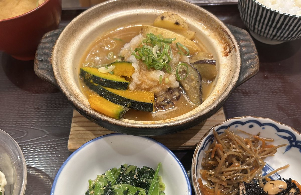 micha_micha7's tweet image. お昼ごはんいただきます🐥