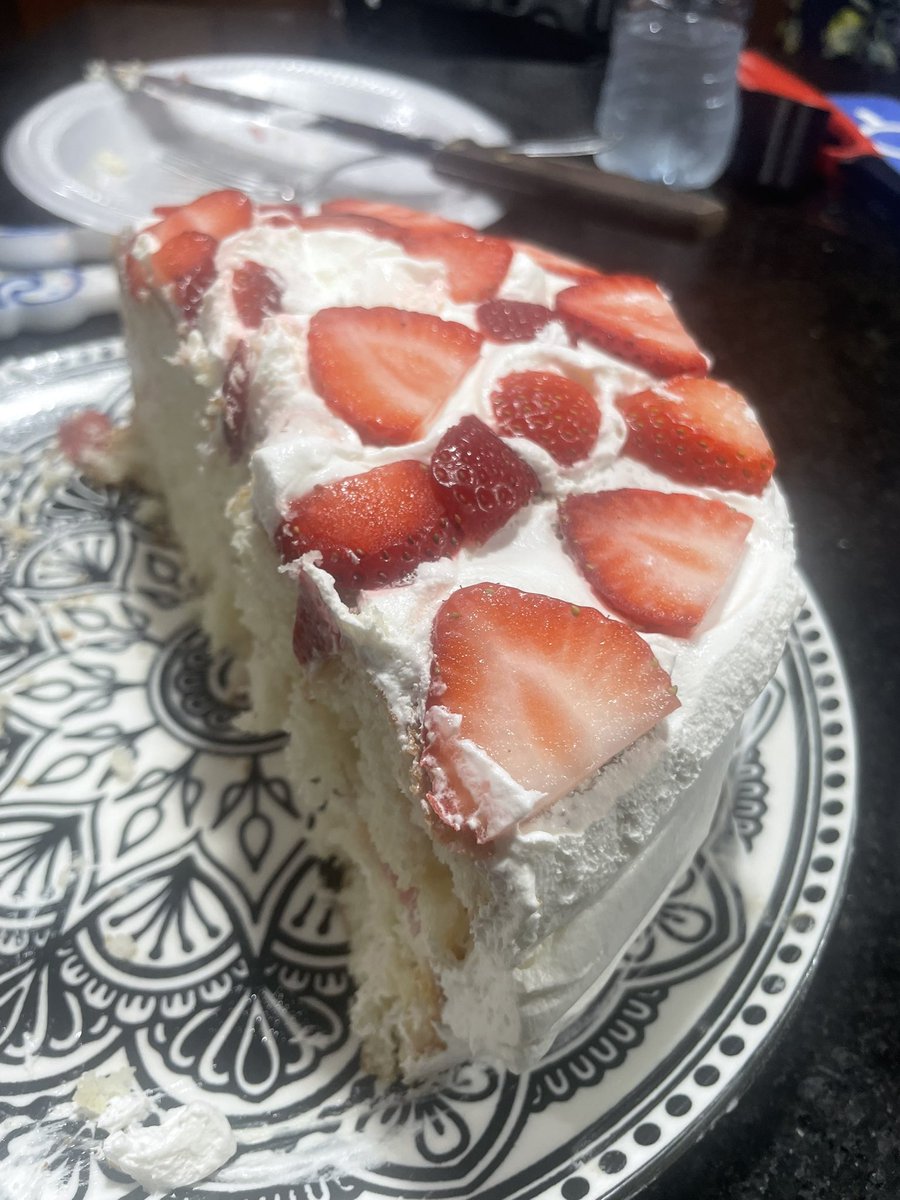 d0llspiral's tweet image. made strawberry shortcake :D