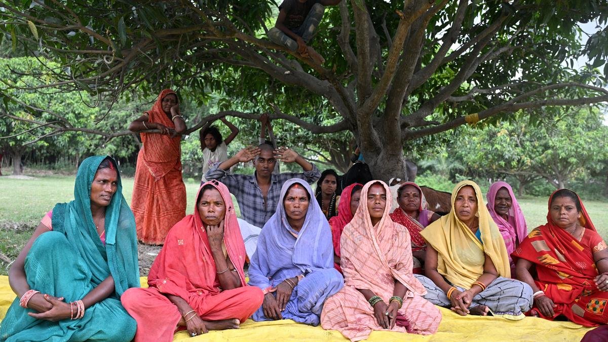 The Hindu (@the_hindu) on Twitter photo Ground Zero | In #Bihar, increased borrowing from multiple sources, both institutional and informal lenders, has led to excessive debt burdens. Borrowers struggle to repay loans with high interest rates while dreading recovery agents, who intimidate and harass them. <a href="/SobhanaNair/">Sobhana K Nair</a> Ground Zero | In #Bihar, increased borrowing from multiple sources, both institutional and informal lenders, has led to excessive debt burdens. Borrowers struggle to repay loans with high interest rates while dreading recovery agents, who intimidate and harass them. <a href="/SobhanaNair/">Sobhana K Nair</a>