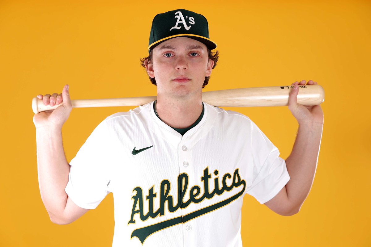 Nick Kurtz tonight 

6 for 6
1 2B
4 HRs
8 RBI
6 Runs scored 

One of the best games in MLB History. And he’s a 22 year old rookie.