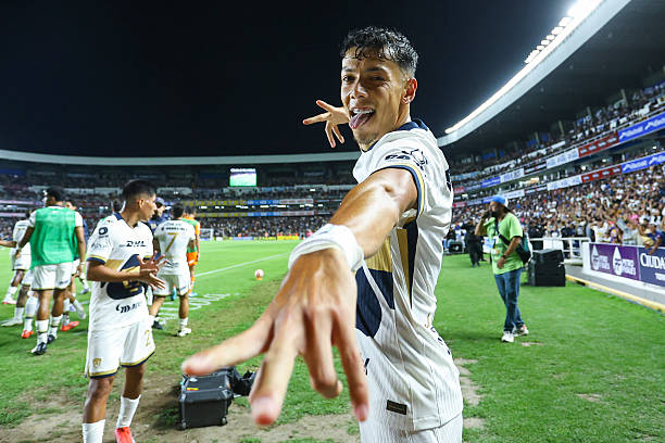 PumasELP's tweet image. ¡Primer rugido en el torneo! 🐾
Pumas derrota 2-0 a Querétaro con goles de Memote y Ruvalcaba. Se gana confianza, aunque aún hay mucho por ajustar en funcionamiento y disciplina. ¿Qué les pareció?