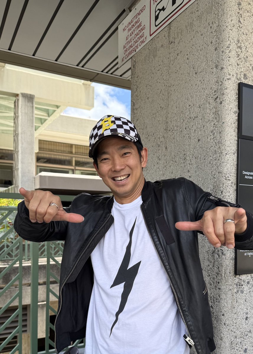 ShimabukuroJake's tweet image. フジロック出演に向けて、
ハワイから出発〜✈️
日本の皆さんの前で演奏するのが、楽しみで仕方ないジェイクです🤙