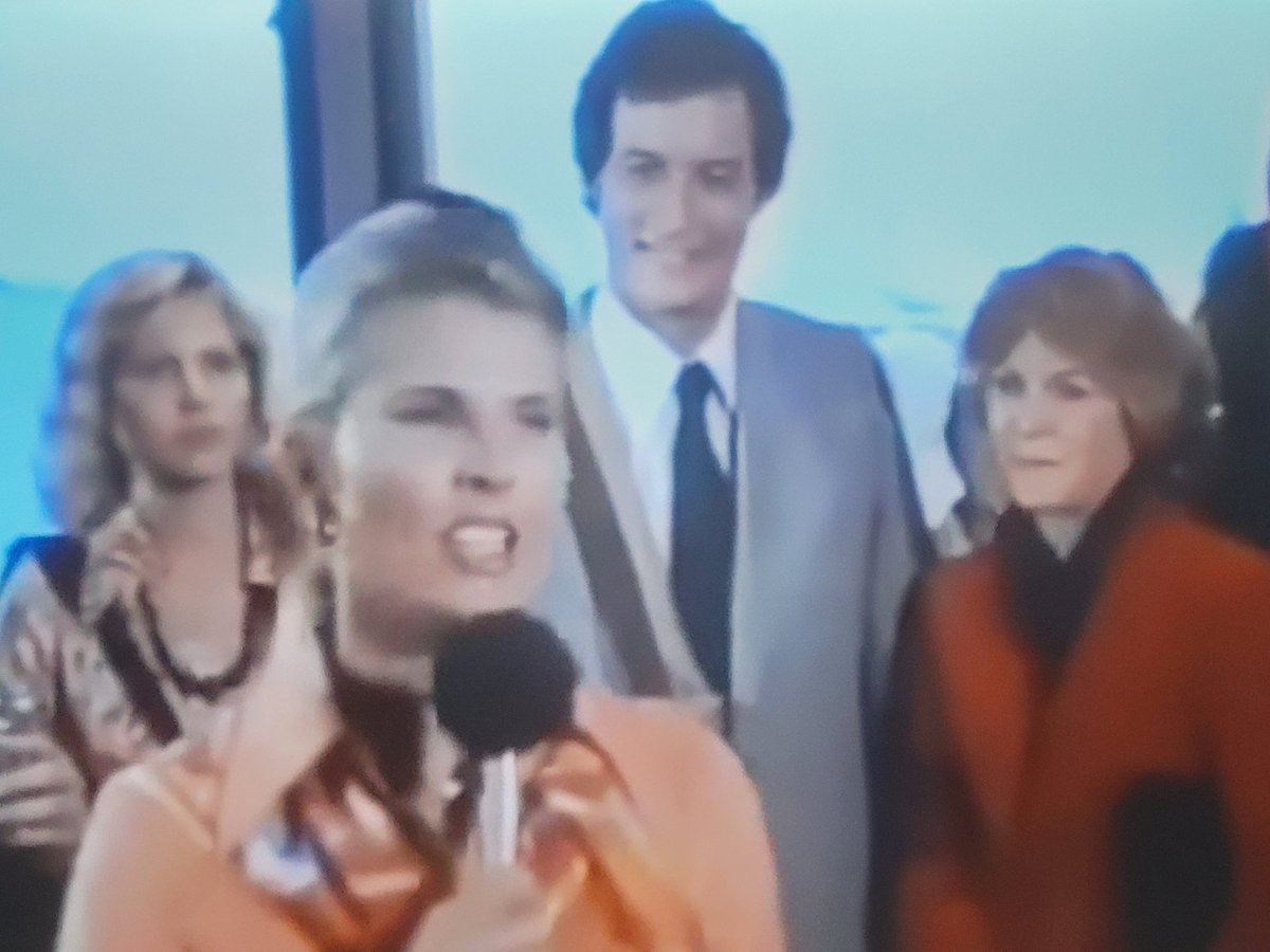 Loffz's tweet image. #TOSSAlumniSighting Barbara Anderson and Q!
#SSTDeathFlight 
#TOSSatNight