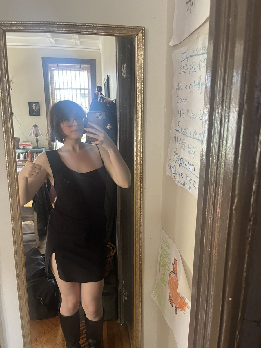 Space_b0y_'s tweet image. the way she served so many glasses of wine today