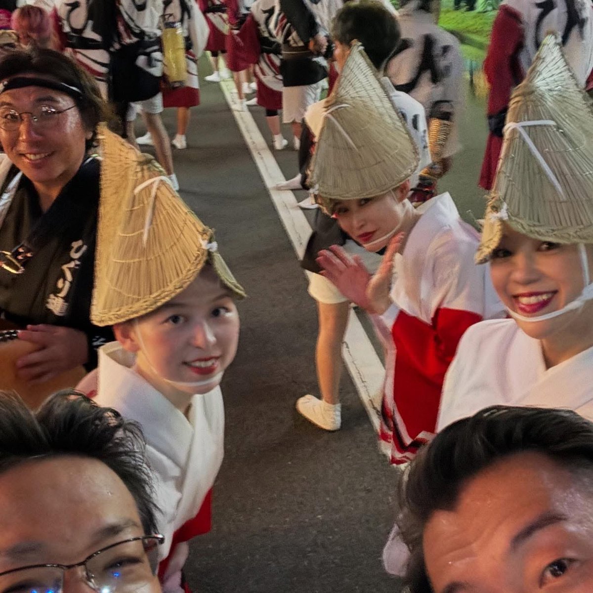 CarZooYouKey38's tweet photo. びっ���り連、夏の第1弾は神奈川大和阿波おどりです。今日です。
見に来てねー😉

7/26(土) 神奈川大和阿波おどり
https://t.co/pie5uCF9N4

びっくり連 公式SNS↓
Instagram
https://t.co/bnq9i9i2jC
TikTok
https://t.co/B4DeCdQtgK
X
https://t.co/vtLbDoIUV1

#びっくり連 #高円寺びっくり連 https://t.co/J3LsDiB0BT