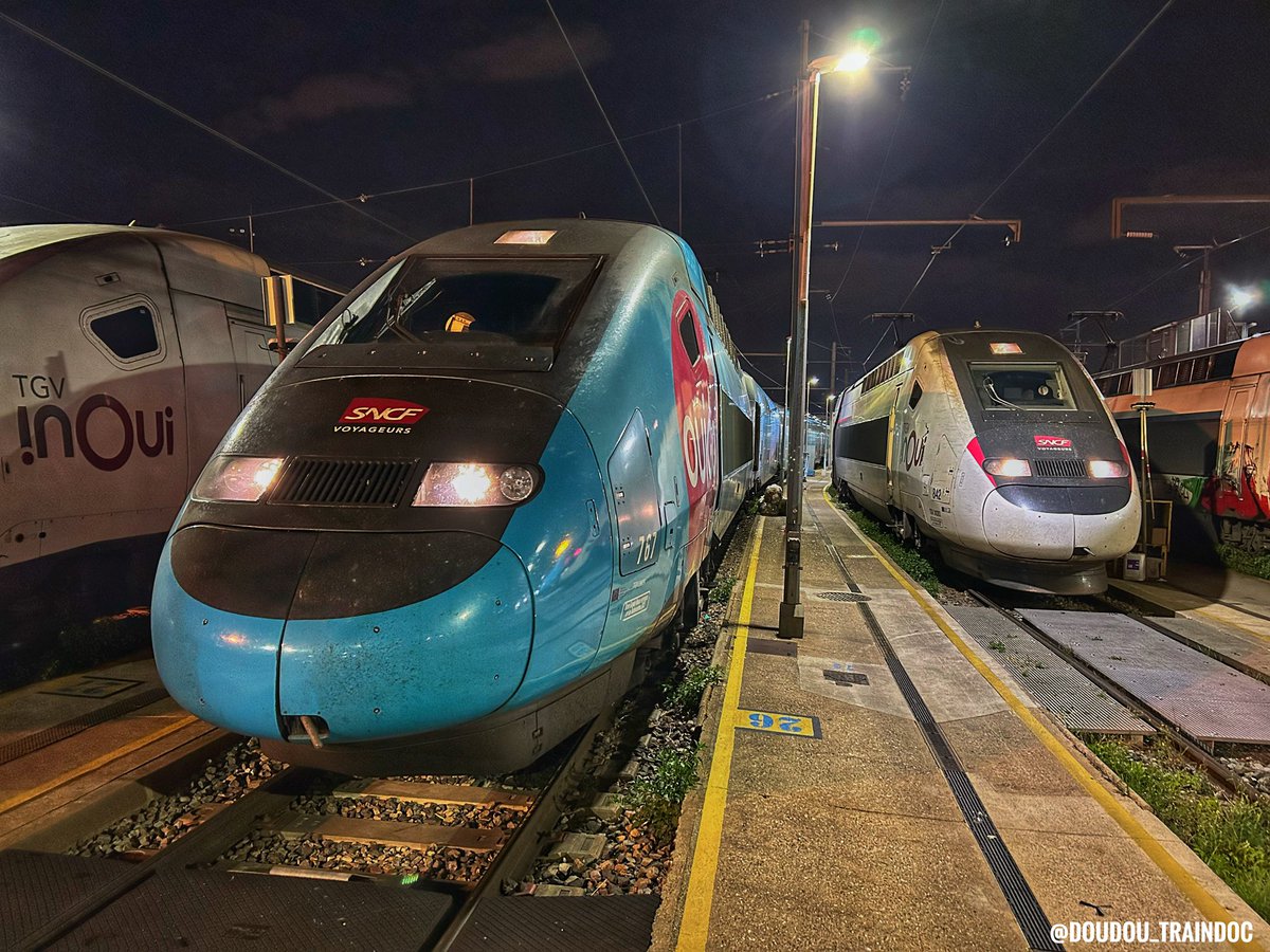 Doudou_TrainDoc's tweet image. Dormez sur vos 2 oreilles 👂, les dépanneurs veillent 🌙😎…Voici 2 de mes dulcinées de la nuit 🚄 !

C’est reparti jusqu’à lundi 6h, et direction le dodo sous peu 😴🌙