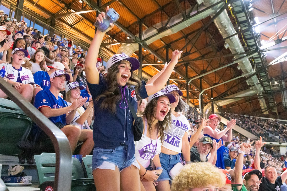 TarletonState's tweet image. Tarleton State Night at the Rangers was a home run 💜⚾
#TarletonState #BleedPurple #Tarleton125