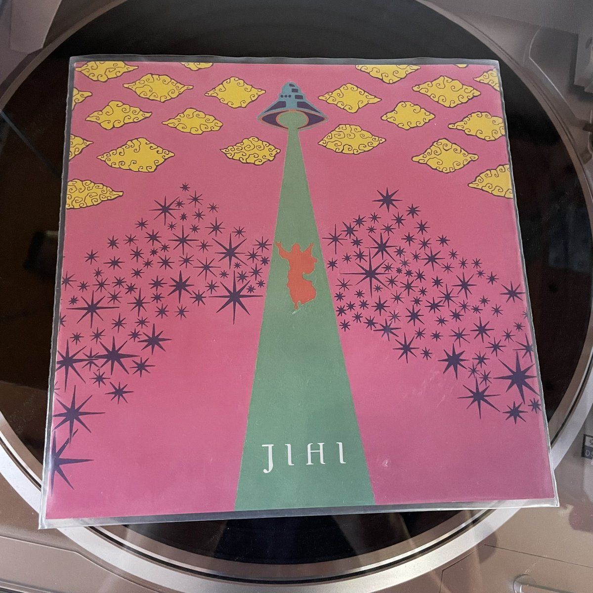 nasa_okashi's tweet image. 6EYESの音源もゲットしました🛸✨
ジャケかわいー！