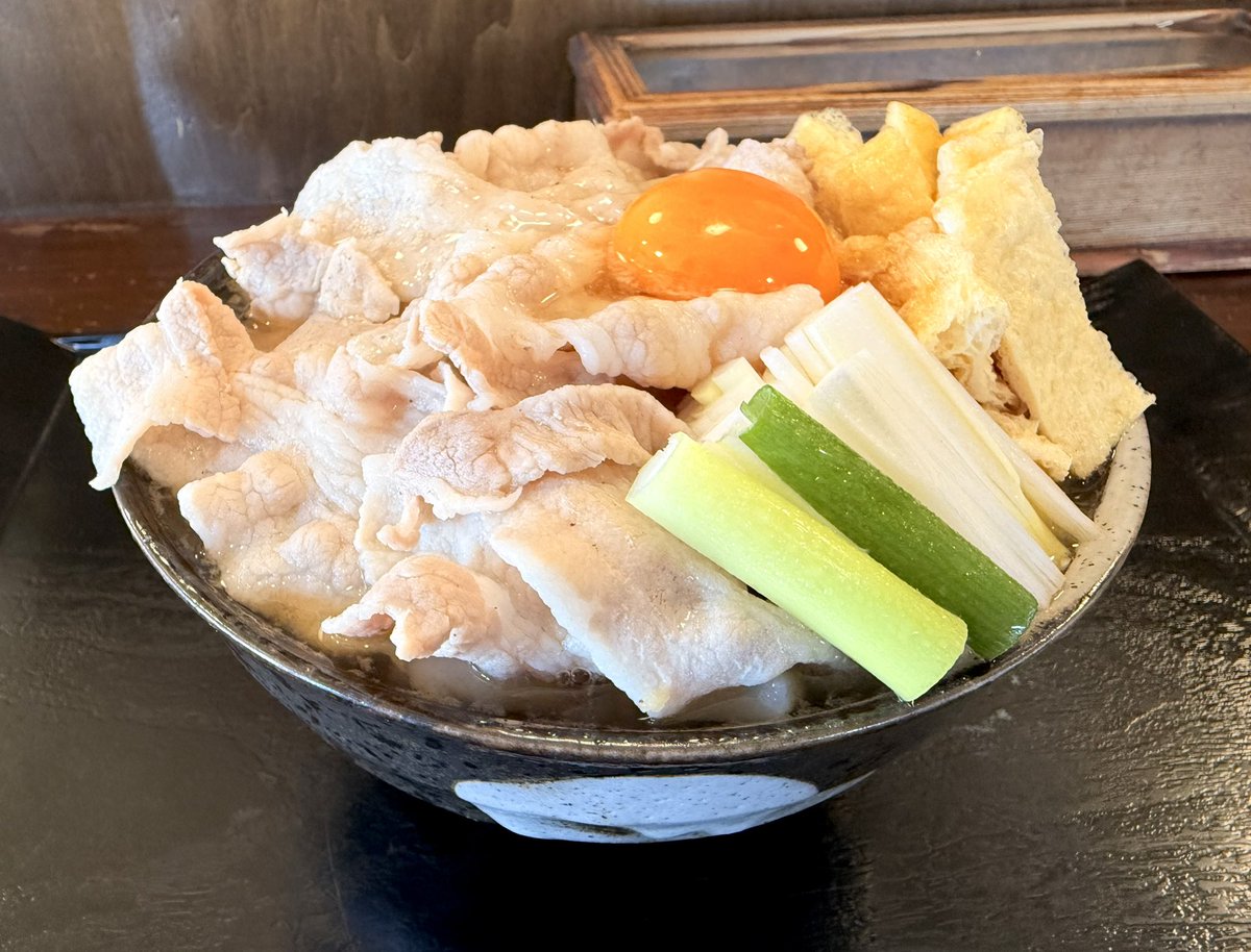 nekokijitora's tweet image. 今日も豚や