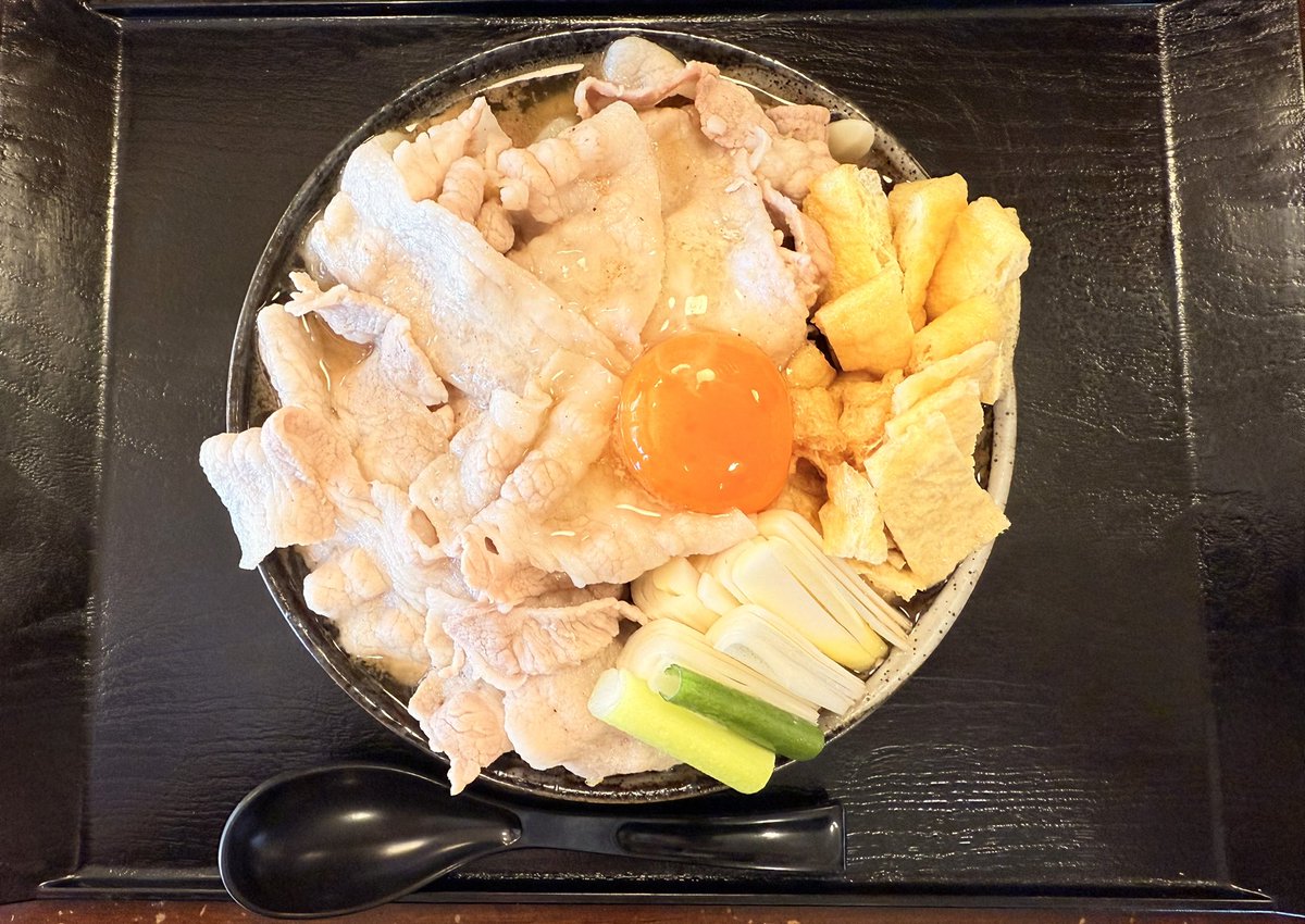 nekokijitora's tweet image. 今日も豚や