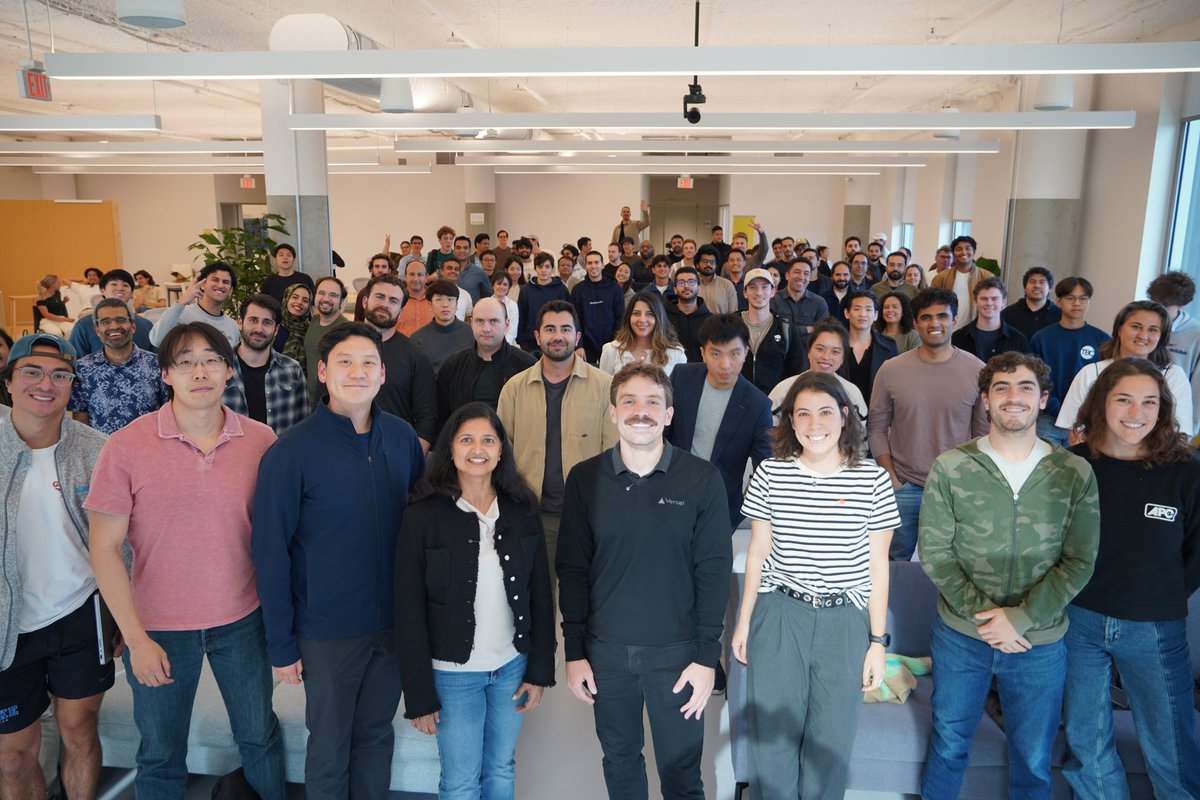 aparnabsinha's tweet image. Great fireside chat with @rauchg @pearvc yesterday. We discussed the origins of #v0, AI SDK and Next.js, his origins in open source, and @vercel principles: speed, focus, taste, attention to detail, starting with the user and meeting customers every day!