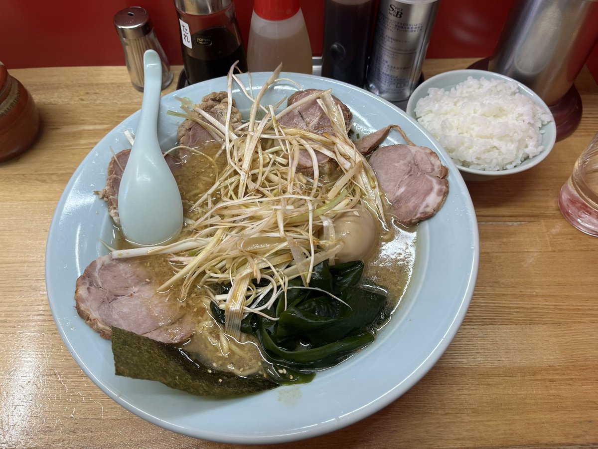 benmonkey125's tweet image. 久々のラーショ🍜

うまい🤤👍✨