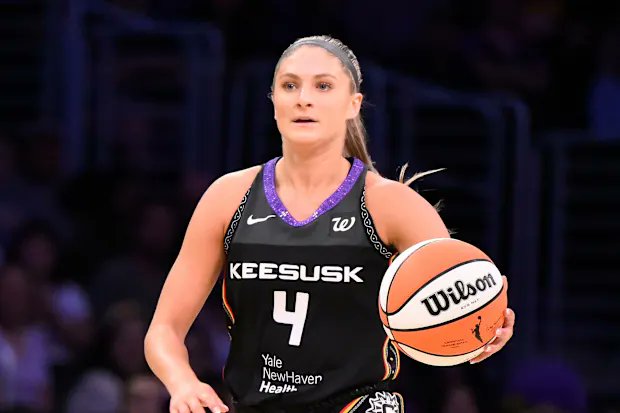MitchBookLive's tweet image. McKenna Woliczko first high school girls basketball player to join Disrupt The Game sports agency
si.com/high-school/ca…
5-star 2026 wing from Mitty Joins clientele that includes Lisa Leslie, Chelsea Gray and Chiney Ogwumike
@Tarek_Fattal @SacBee_JoeD @AWoliczko @Myckena_G…