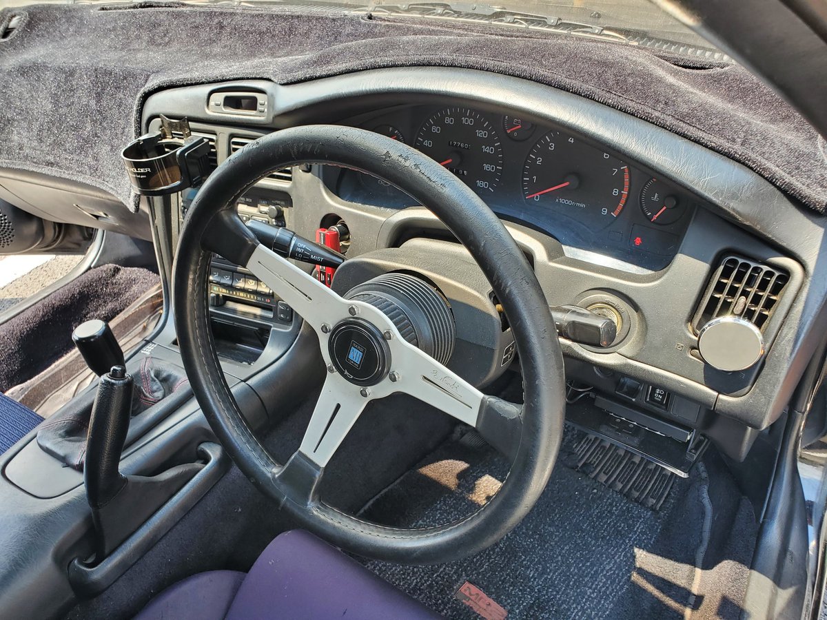 MR2_SW3SGE's tweet image. フォロワーさんからいただいたダッシュマットを装着！
ダッシュ浮いてきたから大変助かります🙏
ありがとうございました😊