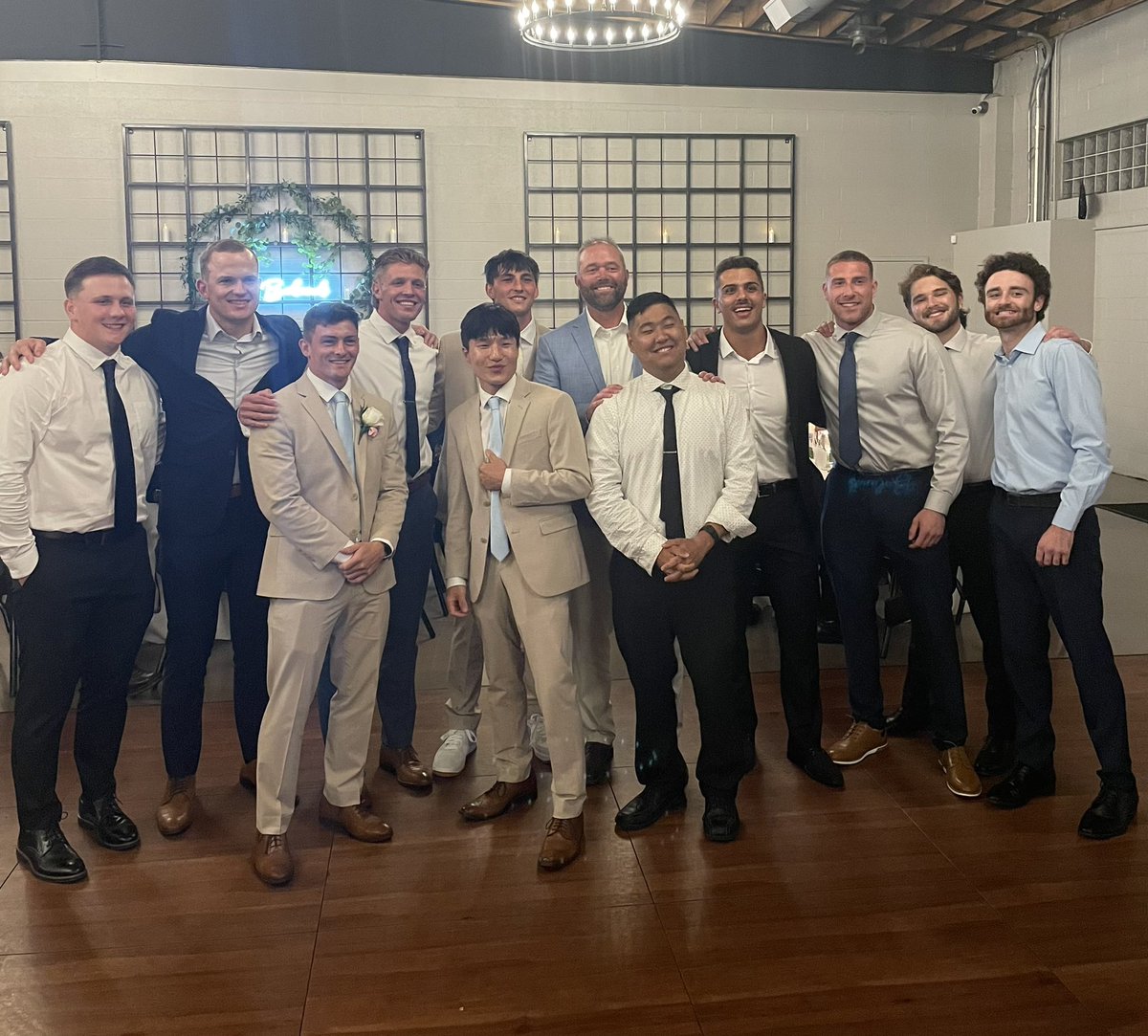 HuntleyFB's tweet image. Tonite is what it’s all about. We had a mini Huntley football reunion while celebrating the wedding of former Red Raider great Michael Boland and his new bride, Bailey! Congratulations to the newly weds!! #footballfamily @MichaelBoland15
