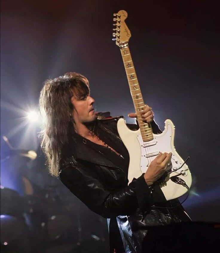 Lilisamboraa's tweet image. When I felt like my life was going from bad to worse, listening to your songs made me forget everything. The only thing I could understand was your incredible lyrics, your voice, and the passion you put into every note that came out of your guitar. @TheRealSambora