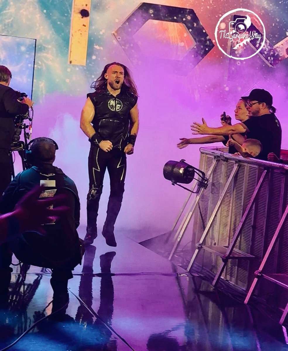TheGarganoWay's tweet image. why is he yelling? 😧 #SmackDown
(feel free to ask for the unmarked pics if you’d like, Nathan 🫡)