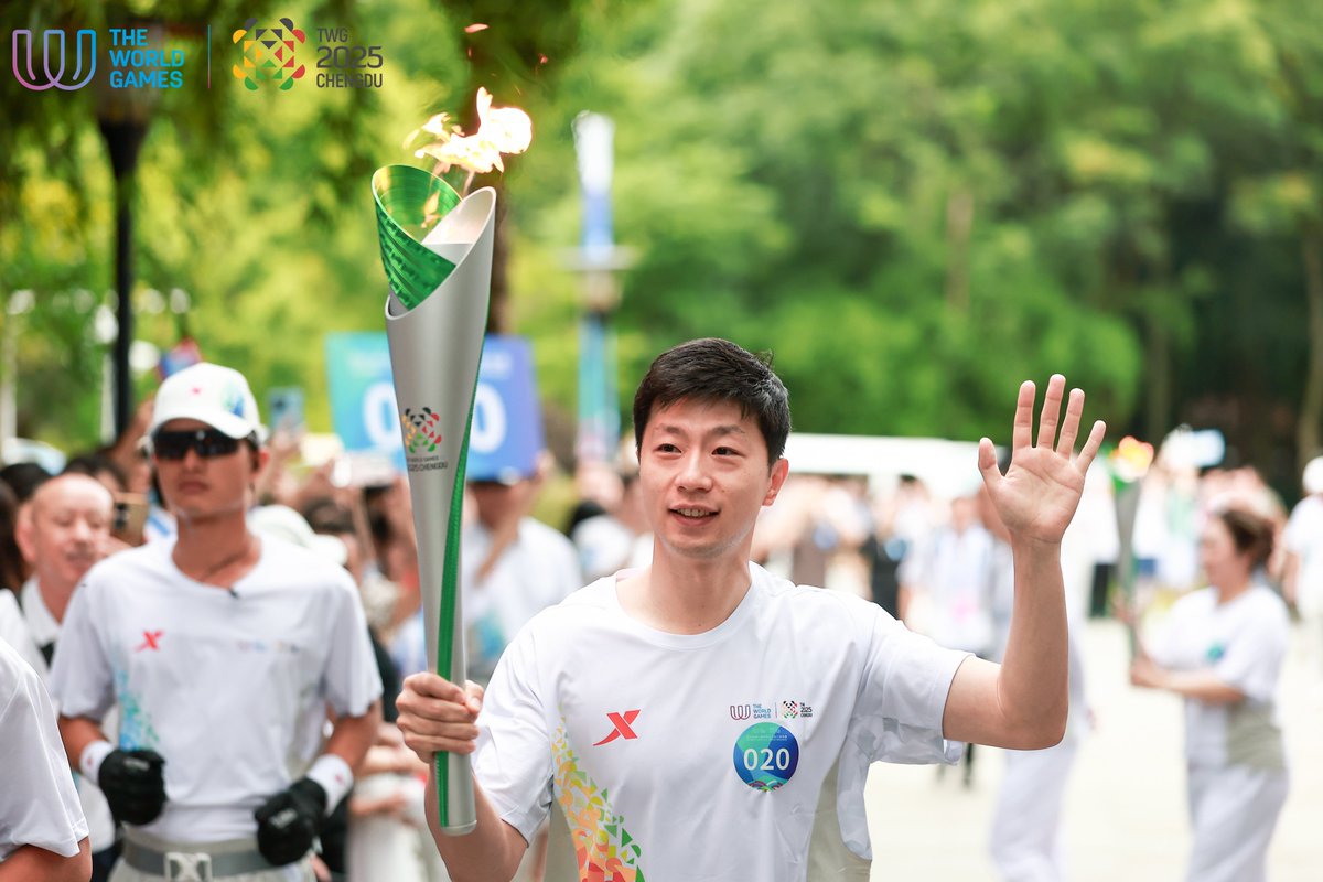 Chengdu_China's tweet image. 🤩 @TheWorldGames' first-ever torch relay kicks off in southwest China's Sichuan Province! 🇨🇳
🥇Olympic champions Huang Zhangjiayang (#RhythmicGymnastics), Li Xuerui (#Badminton), and Ma Long (6x #TableTennis golds) lit up the iconic Sanxingdui Museum as torchbearers!
@twg2025…