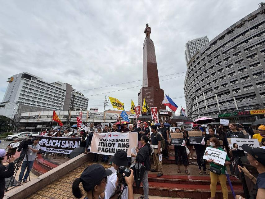 'ITULOY ANG PAGLILITIS' 

LOOK: Akbayan party-list and a civil society group staged an indignation rally in Quezon City on Saturday, July 26, as they slammed the Supreme Court ruling declaring the Articles of Impeachment against Vice President Sara Duterte unconstitutional.