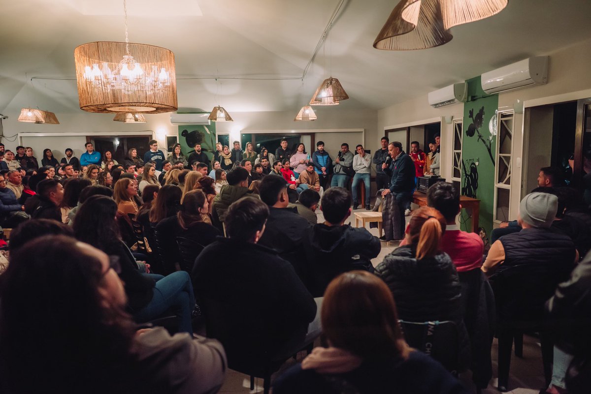 Jóvenes que son motores en los equipos de gestión, suman fuerza, trabajo, conocimiento, ideas para seguir construyendo La Rioja que soñamos junto a <a href="/QuintelaRicardo/">Ricardo Quintela</a> 

Y estos equipos reconocen la importancia de la representación de <a href="/GabyPedrali/">Gaby Pedrali</a> y <a href="/rickiherrera/">Ricardo Herrera</a> en el Congreso. 💪🏽