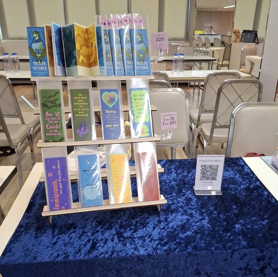 rinjakkavan's tweet image. บูธเราทางกทม.ที่งาน #CurtainCall_TH ก็เปิดแล้วนะคะ แวะไปเยี่ยมได้น้า ออกสองงานพร้อมกันเลยของอาจจะน้อยหน่อยแต่ฝากด้วยนะคะ อยากทำผลงานเกี่ยวกับมิวสิคัลมานานแล้ว ตั้งใจมากๆ🥺💖🎭