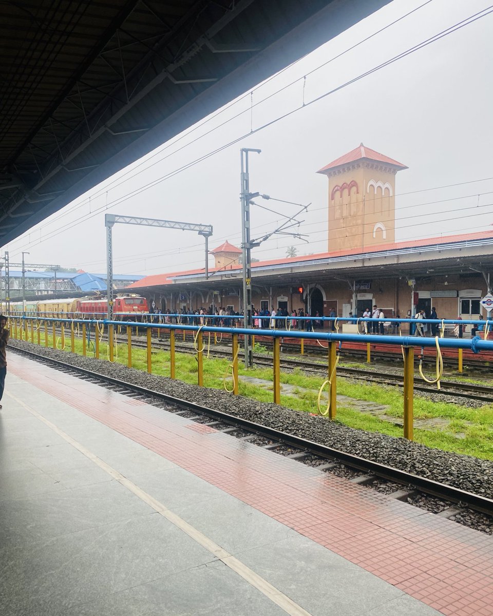 anupr3's tweet image. 🚂