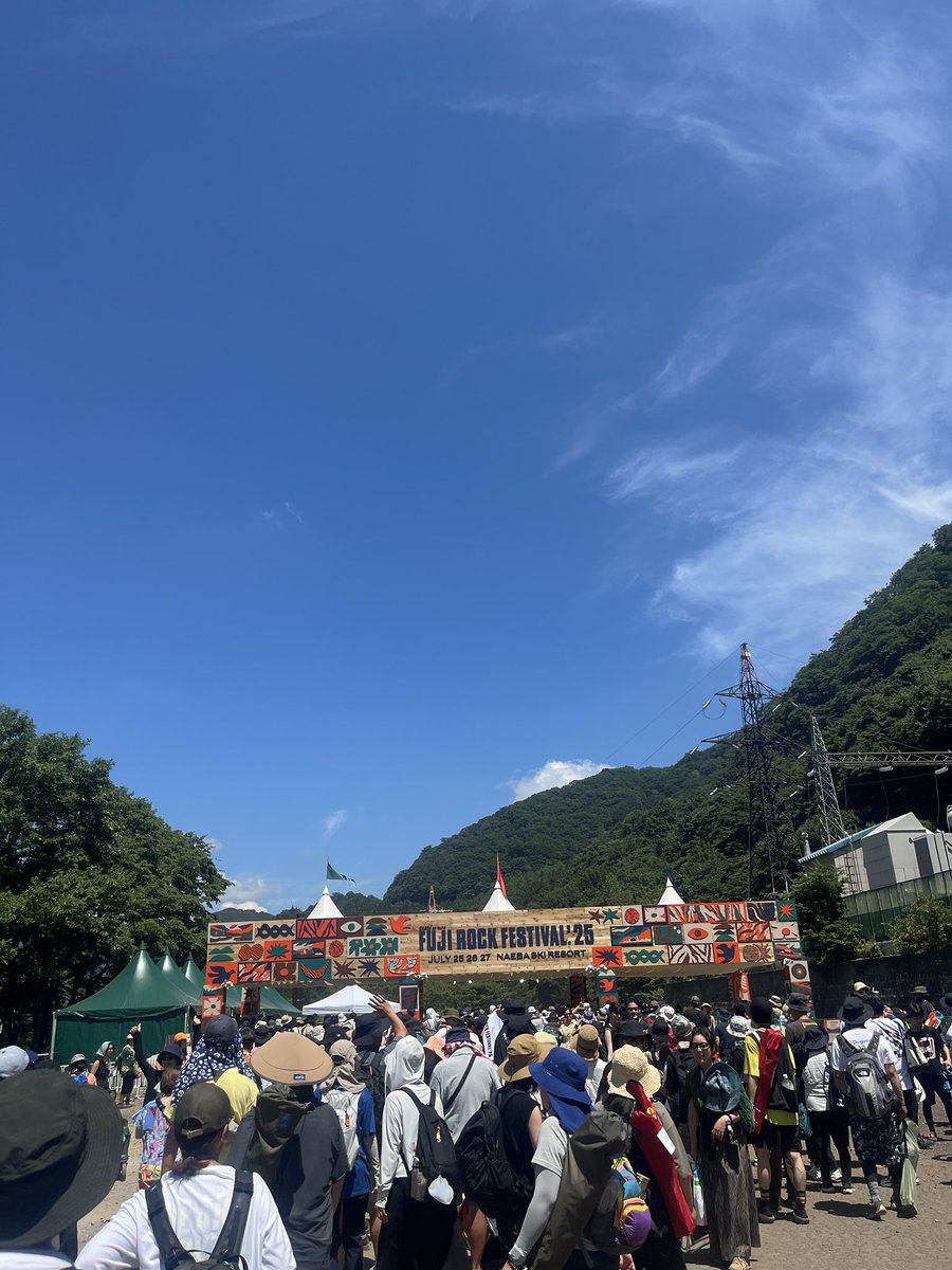 Jefnarashino's tweet image. フジロックにきたよ
ありがとう・・木々たちよ