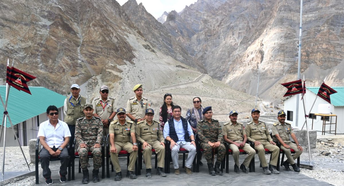 𝐁𝐨𝐫𝐝𝐞𝐫 𝐑𝐨𝐚𝐝𝐬 𝐎𝐫𝐠𝐚𝐧𝐢𝐬𝐚𝐭𝐢𝐨𝐧 (@broindia) on Twitter photo #BROZanskarConnectivity
#BRONimuPadamDarchaRoad
Hon’ble CM Arunachal Pradesh Shri Pema Khandu visited the Nimmu–Padum–Darcha (NPD) Road under Project Yojak and lauded <a href="/BROindia/">𝐁𝐨𝐫𝐝𝐞𝐫 𝐑𝐨𝐚𝐝𝐬 𝐎𝐫𝐠𝐚𝐧𝐢𝐬𝐚𝐭𝐢𝐨𝐧</a> for its remarkable speed and unwavering zeal in connecting the remote Zanskar region.
Hon’ble CM #BROZanskarConnectivity
#BRONimuPadamDarchaRoad
Hon’ble CM Arunachal Pradesh Shri Pema Khandu visited the Nimmu–Padum–Darcha (NPD) Road under Project Yojak and lauded <a href="/BROindia/">𝐁𝐨𝐫𝐝𝐞𝐫 𝐑𝐨𝐚𝐝𝐬 𝐎𝐫𝐠𝐚𝐧𝐢𝐬𝐚𝐭𝐢𝐨𝐧</a> for its remarkable speed and unwavering zeal in connecting the remote Zanskar region.
Hon’ble CM