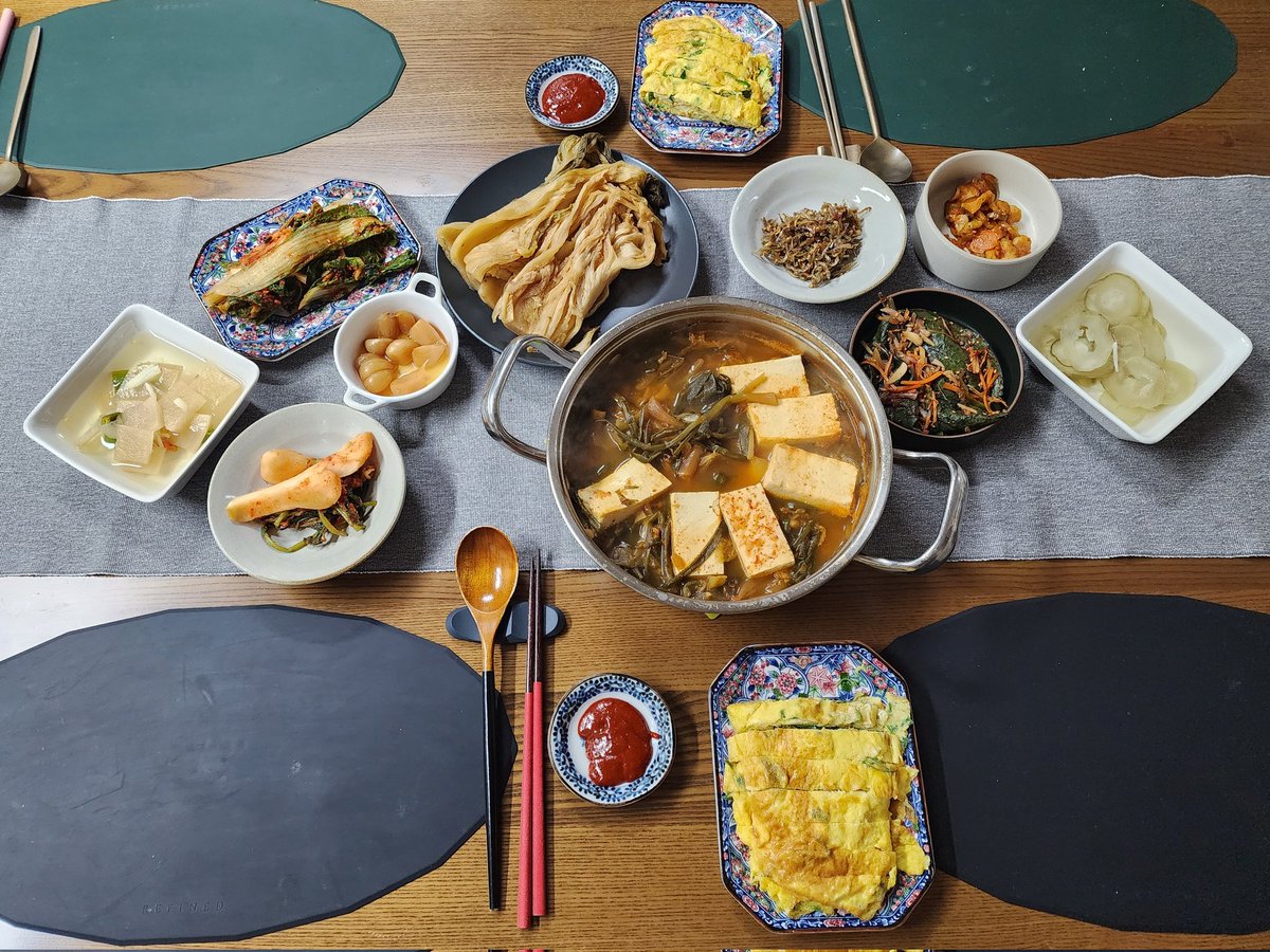 hjduck52's tweet image. 밥,밥,
오이지, 무짠지,늙은호박, 고구마줄거리, 고구마순,
파김치찌개플렉스~~