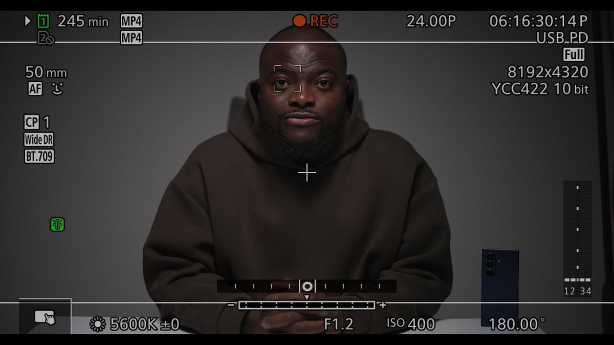 LoverOfTechBA's tweet image. Now that’s wrap on the production shoot for my Z Fold 7 review. Time for the next phase of editing. Stay Tuned.