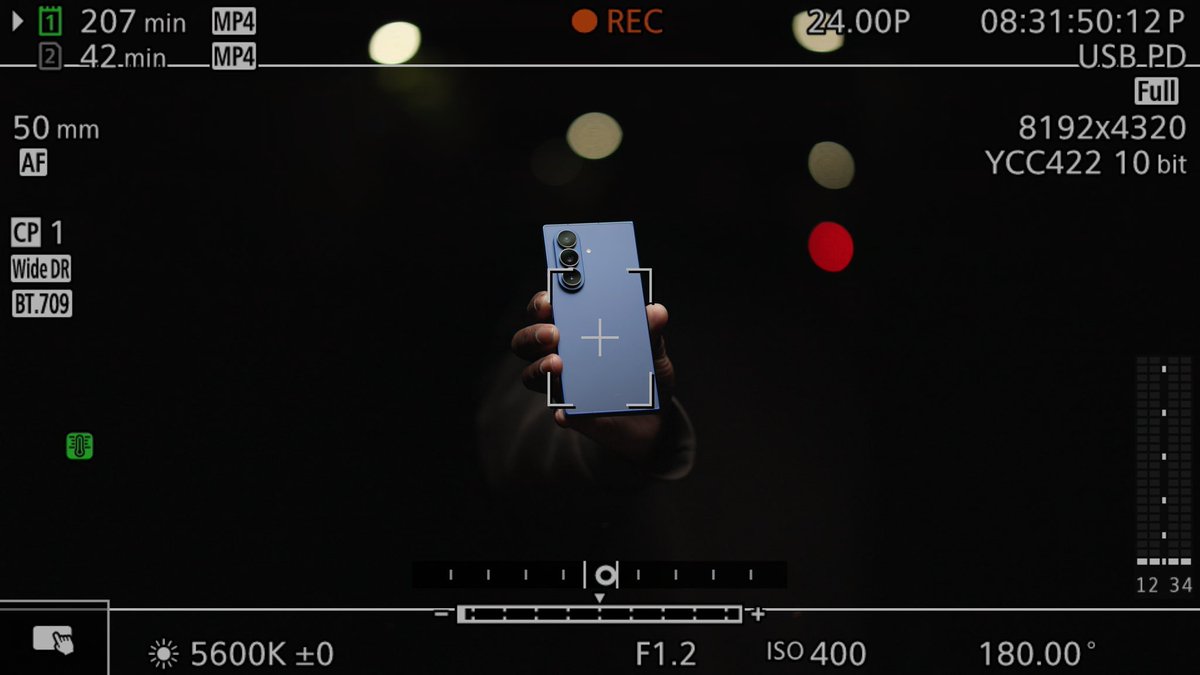 LoverOfTechBA's tweet image. Now that’s wrap on the production shoot for my Z Fold 7 review. Time for the next phase of editing. Stay Tuned.
