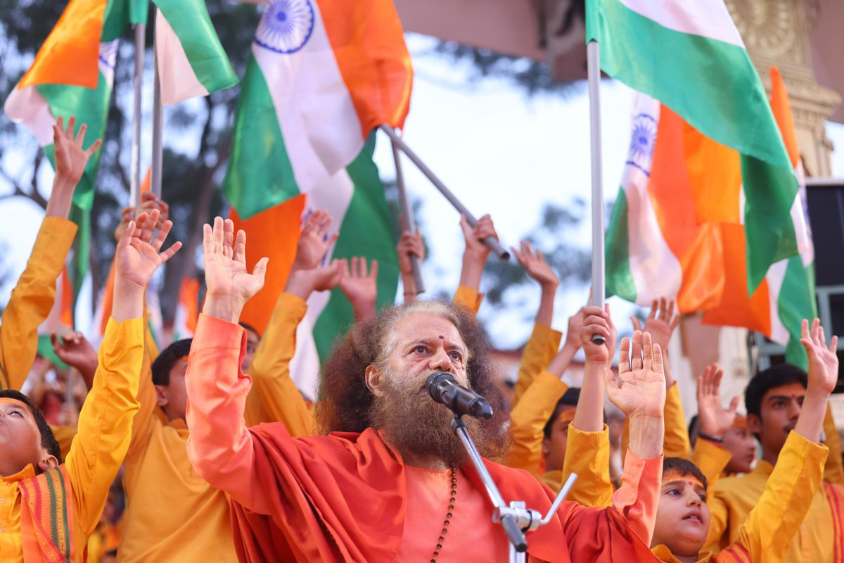 Pujya Swamiji (@pujyaswamiji) on Twitter photo рдХрд╛рд░рдЧрд┐рд▓ рд╡рд┐рдЬрдп рджрд┐рд╡рд╕, #VijayDiwas рд╢реМрд░реНрдп, рдмрд▓рд┐рджрд╛рди рдФрд░ рд░рд╛рд╖реНрдЯреНрд░рднрдХреНрддрд┐ рдХрд╛ рдкрд░реНрд╡ ред #KargilVijayDiwas рд╡рд╣ рдЬреНрд╡рд╛рд▓рд╛ рд╣реИ рдЬреЛ рд╣рд░ рднрд╛рд░рддреАрдп рд╣реГрджрдп рдореЗрдВ рд░рд╛рд╖реНрдЯреНрд░рдкреНрд░реЗрдо рдХреА рд▓реМ рдХреЛ рдкреНрд░рдЬреНрд╡рд▓рд┐рдд рдХрд░рддреА рд╣реИред рдпрд╣ рдХреЗрд╡рд▓ рдПрдХ рдпреБрджреНрдз рдХреА рдирд╣реАрдВ, рднрд╛рд░рдд рдХреА рдЖрддреНрдорд╛ рдХреА рд╡рд┐рдЬрдп рдереА, рд╡рд╣рдЖрддреНрдорд╛, рдЬреЛ рд╣рд┐рдорд╛рд▓рдп рд╕реЗ рднреА рдКрдБрдЪреА рд╣реИ, рдЧрдВрдЧрд╛ рд╕реЗ рднреА рдкрд╡рд┐рддреНрд░ рд╣реИ рдФрд░ рддрд┐рд░рдВрдЧреЗ рдХрд╛рд░рдЧрд┐рд▓ рд╡рд┐рдЬрдп рджрд┐рд╡рд╕, #VijayDiwas рд╢реМрд░реНрдп, рдмрд▓рд┐рджрд╛рди рдФрд░ рд░рд╛рд╖реНрдЯреНрд░рднрдХреНрддрд┐ рдХрд╛ рдкрд░реНрд╡ ред #KargilVijayDiwas рд╡рд╣ рдЬреНрд╡рд╛рд▓рд╛ рд╣реИ рдЬреЛ рд╣рд░ рднрд╛рд░рддреАрдп рд╣реГрджрдп рдореЗрдВ рд░рд╛рд╖реНрдЯреНрд░рдкреНрд░реЗрдо рдХреА рд▓реМ рдХреЛ рдкреНрд░рдЬреНрд╡рд▓рд┐рдд рдХрд░рддреА рд╣реИред рдпрд╣ рдХреЗрд╡рд▓ рдПрдХ рдпреБрджреНрдз рдХреА рдирд╣реАрдВ, рднрд╛рд░рдд рдХреА рдЖрддреНрдорд╛ рдХреА рд╡рд┐рдЬрдп рдереА, рд╡рд╣рдЖрддреНрдорд╛, рдЬреЛ рд╣рд┐рдорд╛рд▓рдп рд╕реЗ рднреА рдКрдБрдЪреА рд╣реИ, рдЧрдВрдЧрд╛ рд╕реЗ рднреА рдкрд╡рд┐рддреНрд░ рд╣реИ рдФрд░ рддрд┐рд░рдВрдЧреЗ
