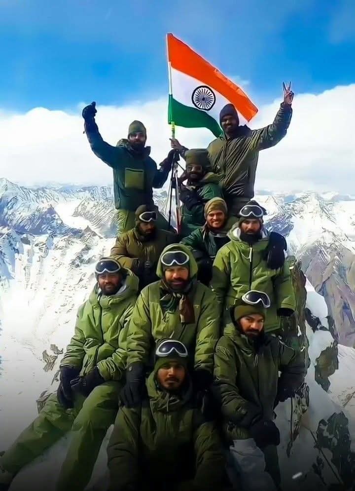 VishwadeepPach9's tweet image. शहीदों की वीरता और बलिदान को नमन!
कारगिल विजय दिवस हमें उन जांबाजों की याद दिलाता है जिन्होंने देश की रक्षा के लिए अपनी जान न्योछावर कर दी। 🇮🇳
#करगिल_विजय_दिवस
#KargilVijayDiwas2025
#शहीदोंकोनमन। #जय_हिंद